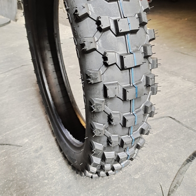 Neumático de motocicleta 120/80-18 Neumático sin tubo con 35%-55% de contenido de caucho y aceptable para OEM