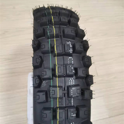 Contenido de caucho del 45% en neumáticos blandos para motocicletas de carretera 140/80-18 para el mercado ruso