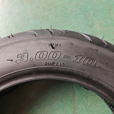 Capacidad de producción 5000 piezas/día neumáticos para scooters y motocicletas 3.00-10 Propósito Reemplazar/reparar