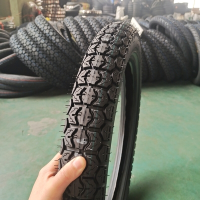 Pneumático de motocicleta 17 3.00-17 Pneumático de supermoto con resistencia a la tracción duradera