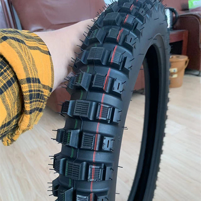 35%-55% de contenido de caucho neumático de motocicleta 3.00-17 para entrega a tiempo dentro de los 25 días