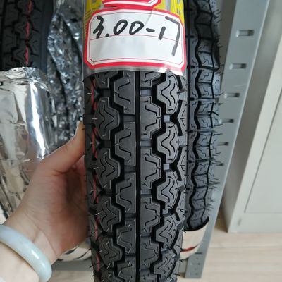 Contenido de caucho del 35% al 55% en neumáticos de motocicletas 3.00-17 para venta sin tubos en motocicletas