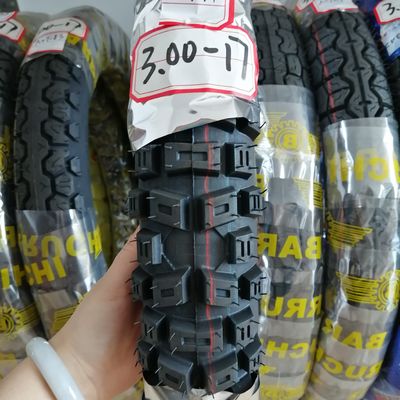 Contenido de caucho del 35% al 55% en neumáticos de motocicletas 3.00-17 para venta sin tubos en motocicletas