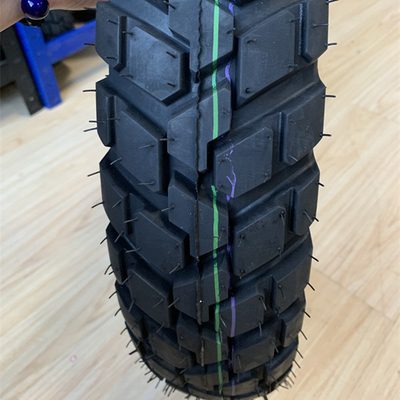 35%-55% de contenido de caucho neumáticos para motocicletas 110/90-17 sin tubos para el mercado africano