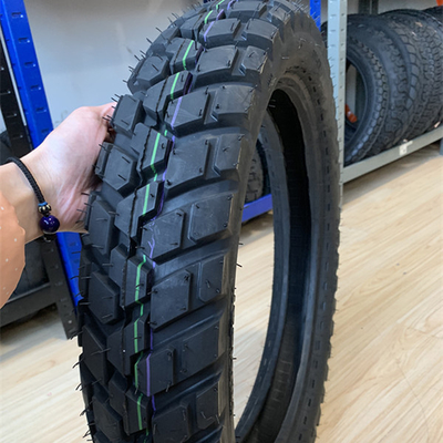 35%-55% de contenido de caucho neumáticos para motocicletas 110/90-17 sin tubos para el mercado africano