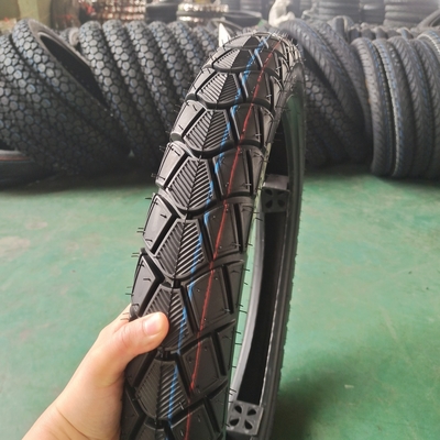 Pneumático sin tubo para motocicletas 3.00-18 35%-55% Contenido de caucho 6pr/8pr Ply Rating