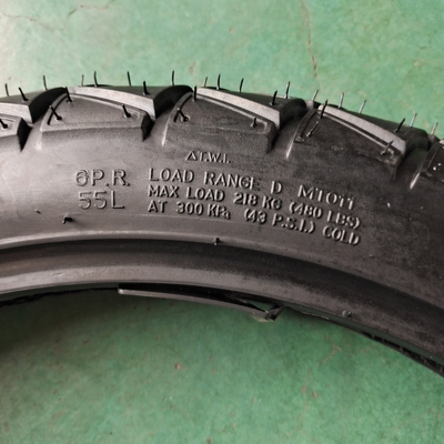 Pneumático sin tubo para motocicletas 3.00-18 35%-55% Contenido de caucho 6pr/8pr Ply Rating