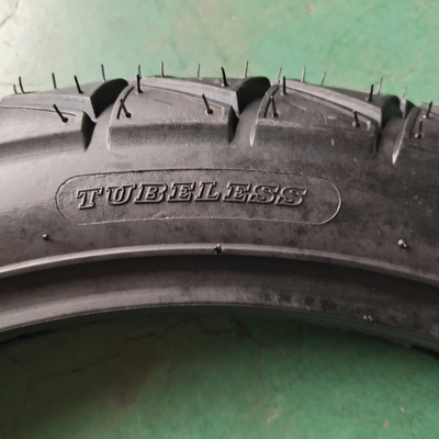 Pneumático sin tubo para motocicletas 3.00-18 35%-55% Contenido de caucho 6pr/8pr Ply Rating