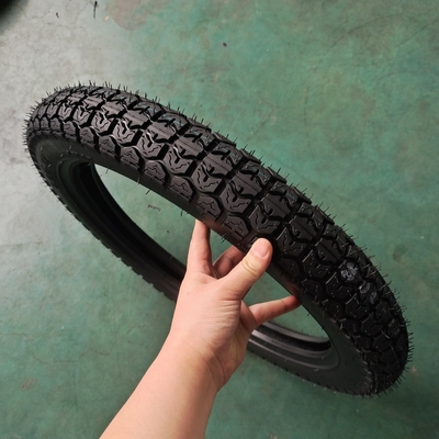 Experimenta el Superior de neumáticos de motocicleta de caucho natural 3.00-17 6PR/8PR Ply Rating