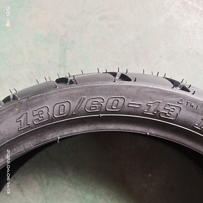 130/60-13 TL neumático sin tubo de caucho para motocicletas con carcasa y contenido de caucho del 35% al 55%