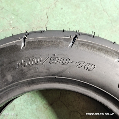 10 pulgadas de neumático de motocicleta 110/90-10 6 Ply Rate con caucho negro y 35%-55% de contenido de caucho