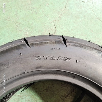10 pulgadas de neumático de motocicleta 110/90-10 6 Ply Rate con caucho negro y 35%-55% de contenido de caucho