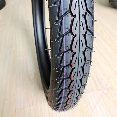Envases de neumáticos de carga del puerto de Qingdao para neumáticos de motocicletas IRC 60/100-17 70/100-17 Incluido