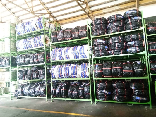 Envases de neumáticos de carga del puerto de Qingdao para neumáticos de motocicletas IRC 60/100-17 70/100-17 Incluido