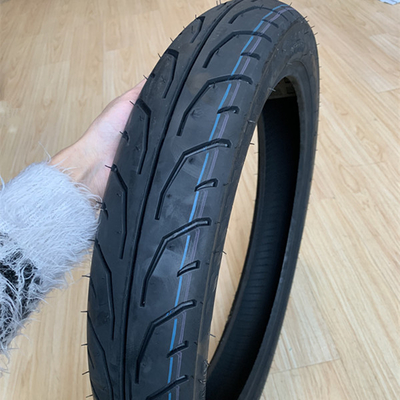Capacidad de producción 5000 piezas por día neumáticos de motocicleta 90/90-17 en el más bajo