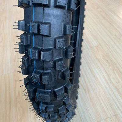 Prohibición del motor 80/100 21 neumáticos de motocicletas con y 35%-55% de contenido de caucho en el puerto de Qingdao