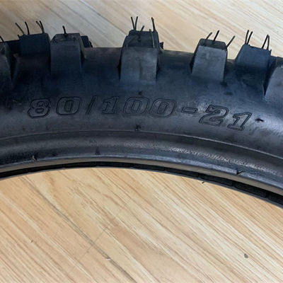 Prohibición del motor 80/100 21 neumáticos de motocicletas con y 35%-55% de contenido de caucho en el puerto de Qingdao