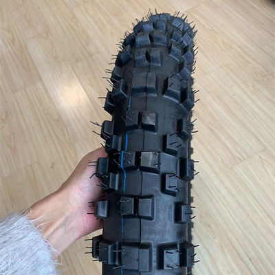 Prohibición del motor 80/100 21 neumáticos de motocicletas con y 35%-55% de contenido de caucho en el puerto de Qingdao