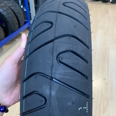 110/80-17 Prohibición de neumáticos para motocicletas con 20000 KM de vida útil y construcción duradera