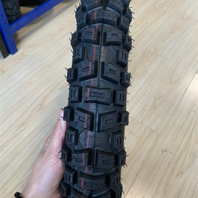 5000 piezas por día neumáticos de moto Maxxis para Bajaj Boxer 300-17 Contenido de caucho 35%-55%