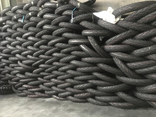 110/90-17 Pneumático de motocicleta con resistencia a la tracción 10.5 y carcasa de neumático duradera