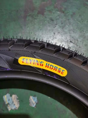 250x17 neumático de motocicleta con 10,5 resistencia a la tracción y diseño de patrón profundo