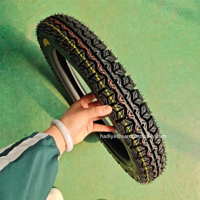300/18 Casilla de neumáticos sólidos de motocicletas 3.2/3.4KG para el mercado mexicano Diseño de servicio pesado