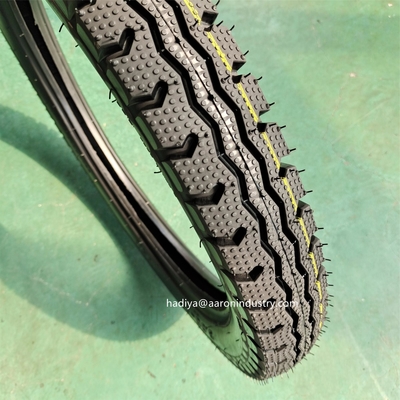 Puerto de carga Puerto de Qingdao 3.00-17 30017 300.17 300X17 Pneumático sin tubo para motocicleta para JAWA 250