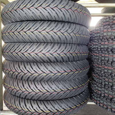 110/90-17 Pneumático de motocicleta con resistencia a la tracción 10.5 y carcasa de neumático duradera