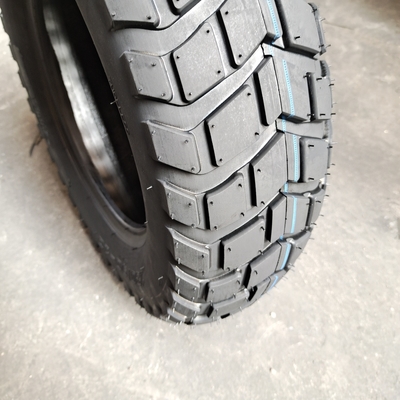 Contenido de caucho del 35% al 55% 130/80-17 neumático de motocicleta 160/60/17 para una durabilidad prolongada