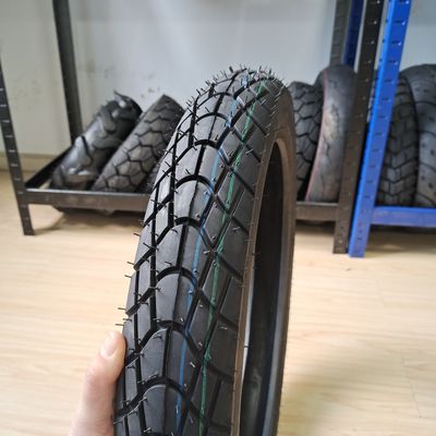 90/80-16 Pneumático negro con carcasa Pneumático de motocicleta perfecto para sus necesidades comerciales