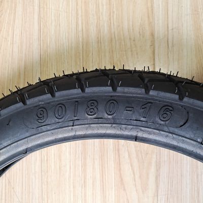 90/80-16 Pneumático negro con carcasa Pneumático de motocicleta perfecto para sus necesidades comerciales