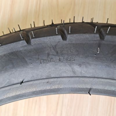 90/80-16 Pneumático negro con carcasa Pneumático de motocicleta perfecto para sus necesidades comerciales