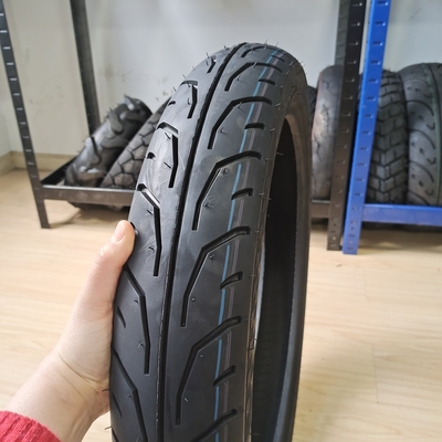 Contenido de caucho del 35% al 55% 90/90-17 TL neumático de motocicleta para la certificación ISO9001