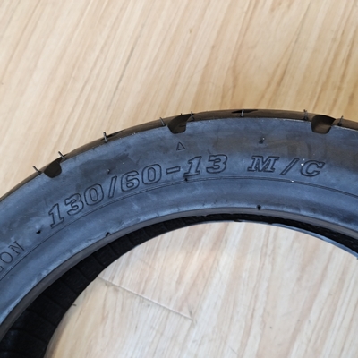 neumático de motocicleta neumático de scooter 130/60-13 sin tubos Clase A con 35%-55% de contenido de caucho