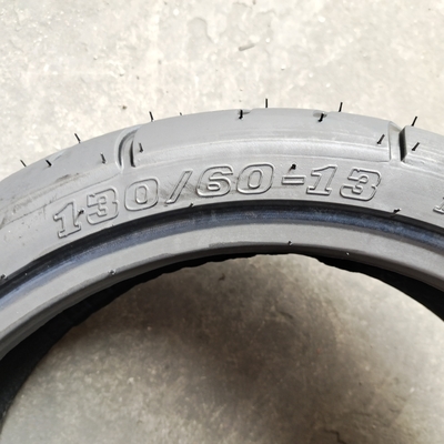 Resistencia a la tracción 10.5 neumático de motocicleta/ neumático 130/60-13 TL para y capacidad de producción