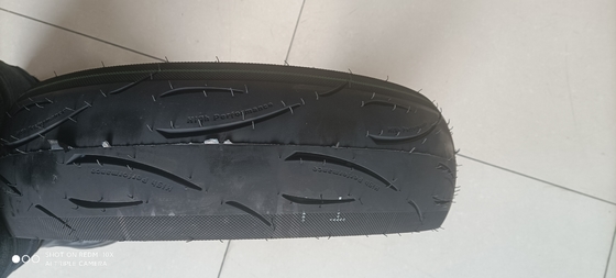 neumático de motocicleta de caucho natural neumático sin tubos 140 60 17 OEM aceptado