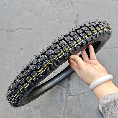 250x17 neumático de motocicleta con 10,5 resistencia a la tracción y diseño de patrón profundo