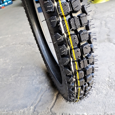 250x17 neumático de motocicleta con 10,5 resistencia a la tracción y diseño de patrón profundo
