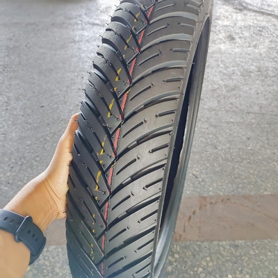 4.2kg Peso neumático de motocicleta de caucho blando 100/90/18 120/80/17 100/90-17 120/70/17 909017