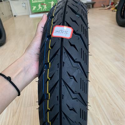 Contenido en caucho del 35% al 55% de los neumáticos Leo Motocicleta 100/90-14 para distribuidores del puerto de Qingdao