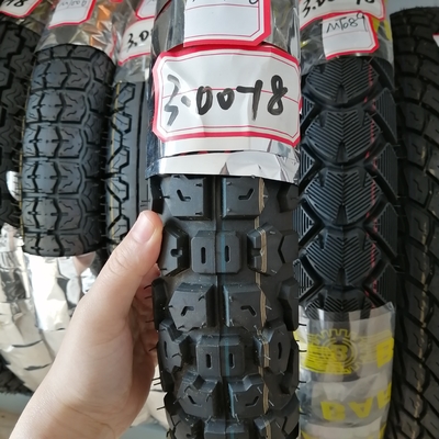 Revestimiento directo del neumático 3.00 18 neumático de motocicleta 300-18 con 35%-55% de contenido de caucho