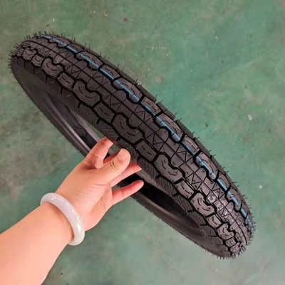 Carga en el puerto de Qingdao 300X17 Pneus Firestone Motocicleta con vida útil extendida