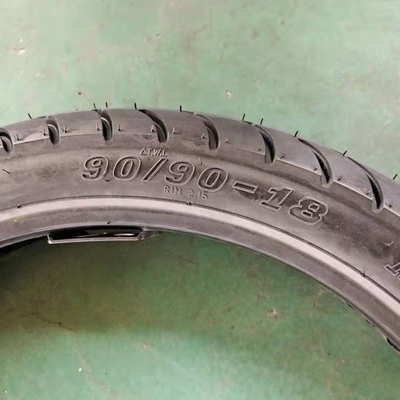 Alta durabilidad 90/90-18 neumático de motocicleta de patrón popular con 5000 piezas por día Producción