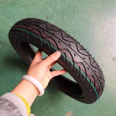 Capacidad de producción de 5000 piezas por día neumáticos para motocicletas con diseño profundo