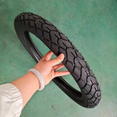 Pneumático de motocicleta de patrón profundo 2.75-18 sin tubos Clase A con resistencia a la tracción de 10.5