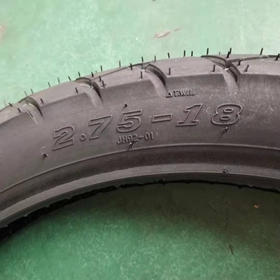 Pneumático de motocicleta de patrón profundo 2.75-18 sin tubos Clase A con resistencia a la tracción de 10.5
