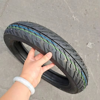 Contenido de caucho del 35% al 55% neumáticos para motocicletas sin tubos 100/80-14 90/80-14 con larga vida útil