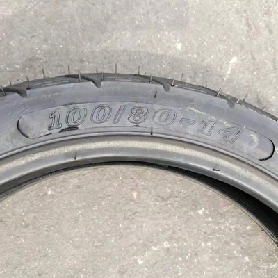 Contenido de caucho del 35% al 55% neumáticos para motocicletas sin tubos 100/80-14 90/80-14 con larga vida útil