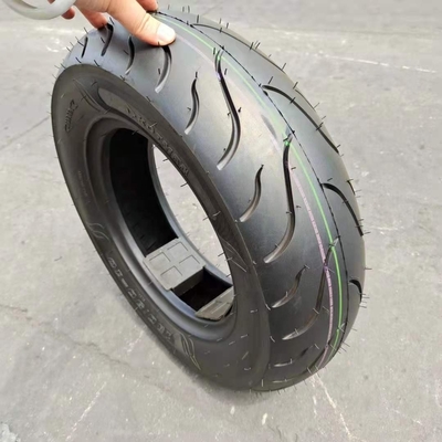 Contenido de caucho del 35% al 55% neumático de motocicleta 130/90-10 6Pr sin tubo para el mercado africano